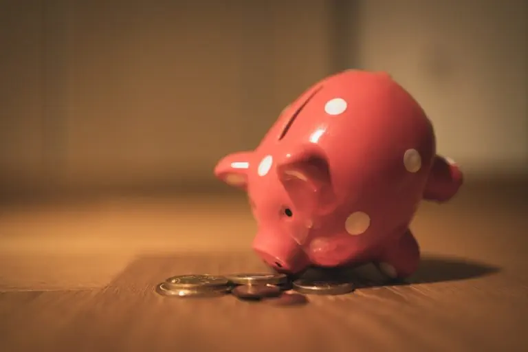 3rd pillar: insurance or banking?